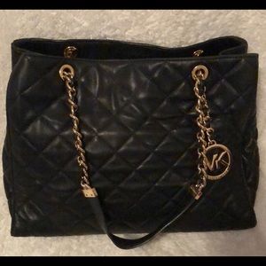 ***FINAL SALE*** Michael kors Savannah tote